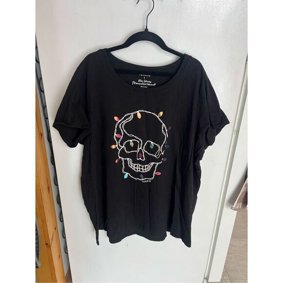 Torrid Black T-Shirt With Skull And Lights Around It Woman’s Size 3 - Picture 1 of 4